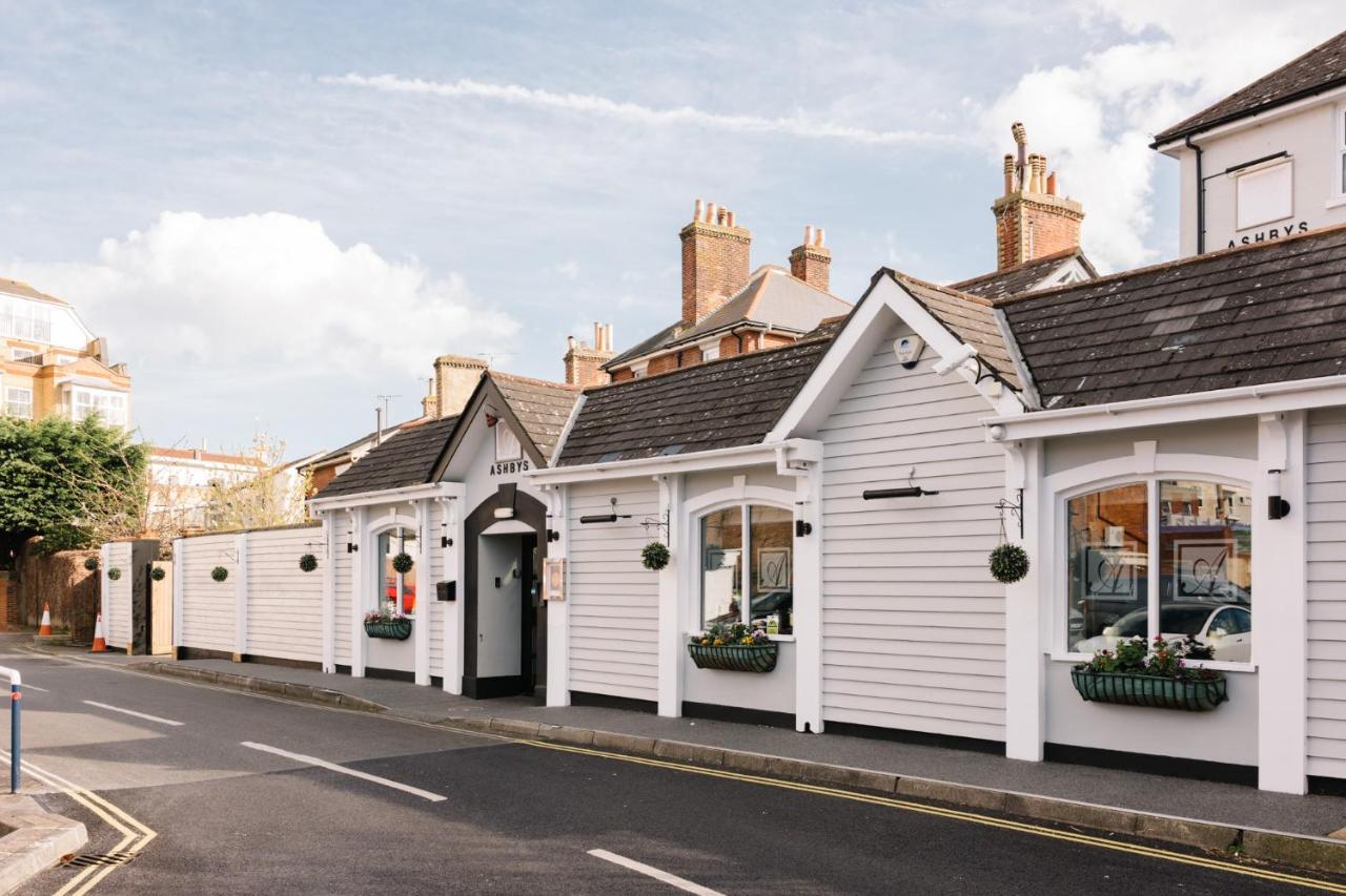 Ashbys Accommodation & Spa Hire Portsmouth Exterior foto